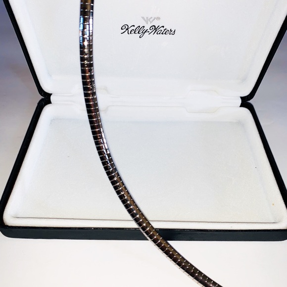 Kelly Waters Choker - Picture 5 of 8